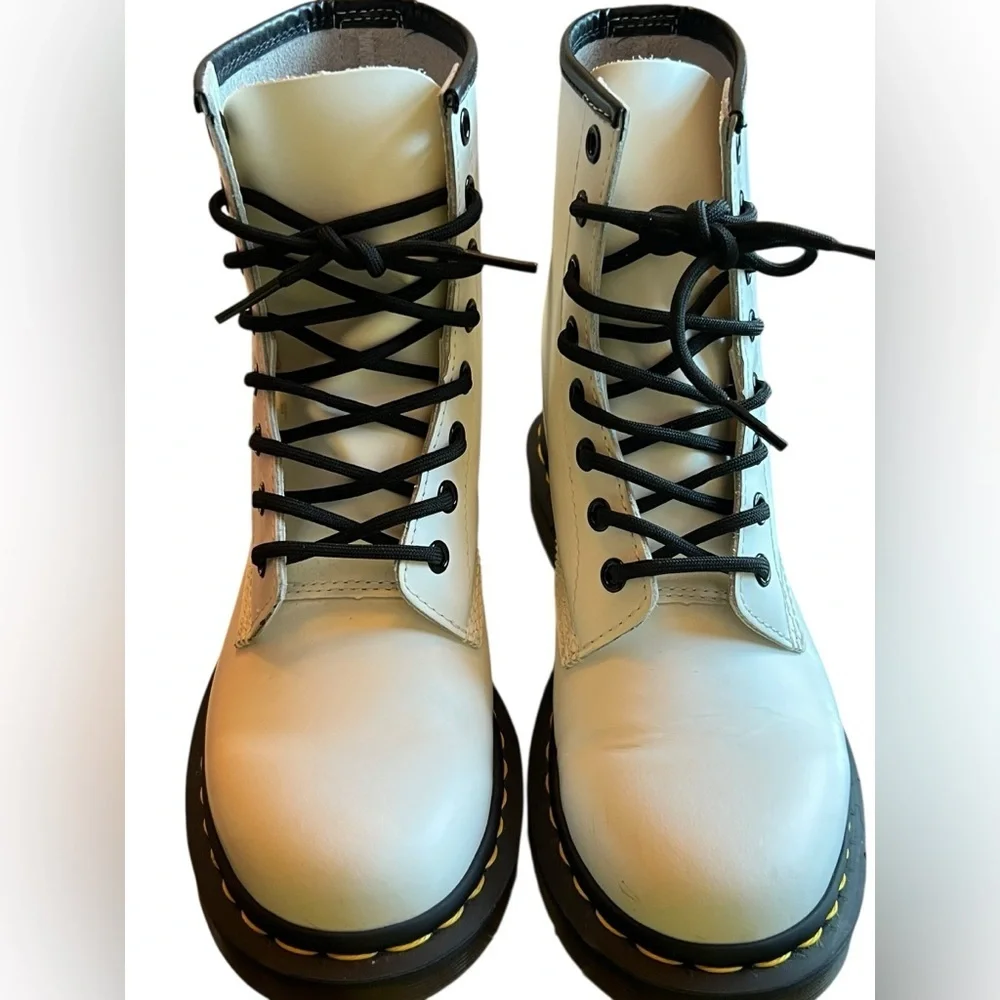Dr. Martens Gold Air Cushion Sole Size 7